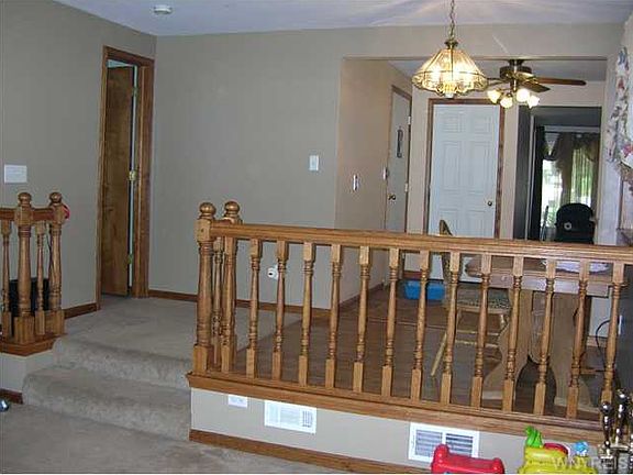 5th image of 753 Deerfield Dr