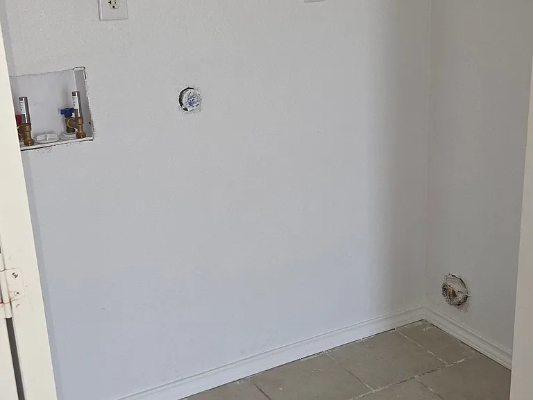 1107 Circle M Dr #B — Photo 5
