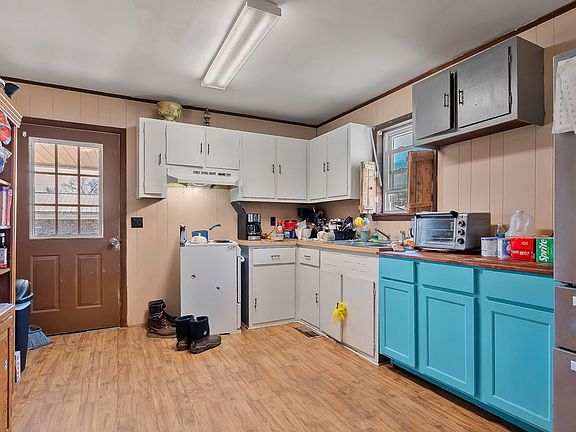 5th image of 1105 Riverside Dr