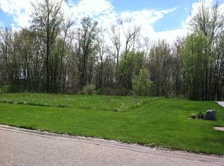 876 Chemung Forest Dr, Howell, MI