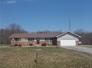 21 Grandview Hts, Findlay, IL 62534