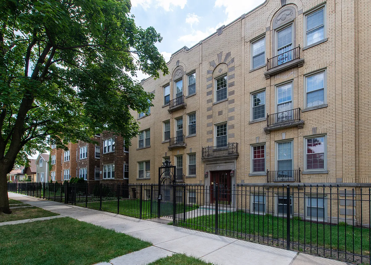 Building Photo - 4954 N Christiana Ave