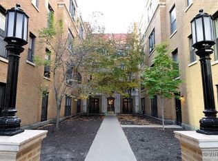 539 W Roscoe St APT 2S, Chicago, IL 60657
