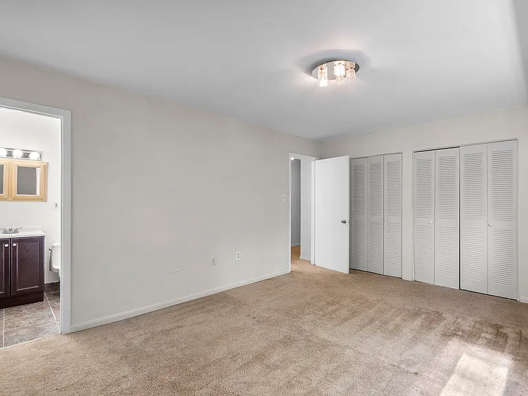10643 Weymouth St #103 — Photo 24