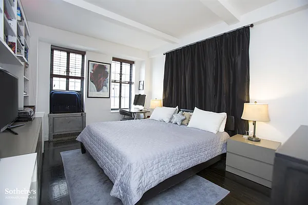 Sold by Sotheby's International Realty | media 4