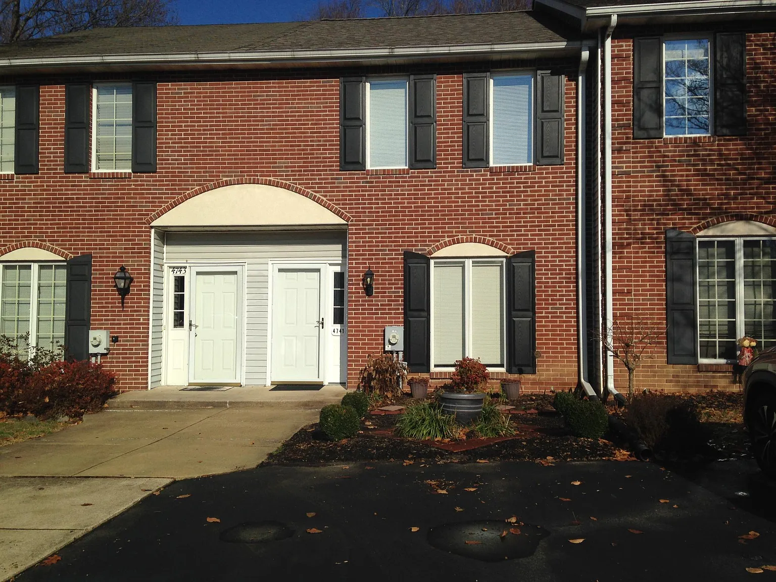 4741 Weatherhill Dr — Photo 1