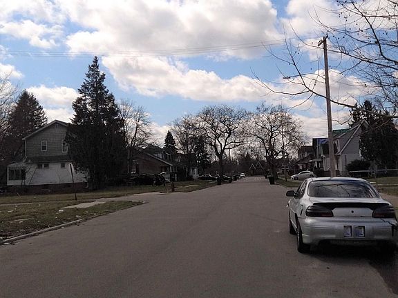5th image of 18425 Fairport St