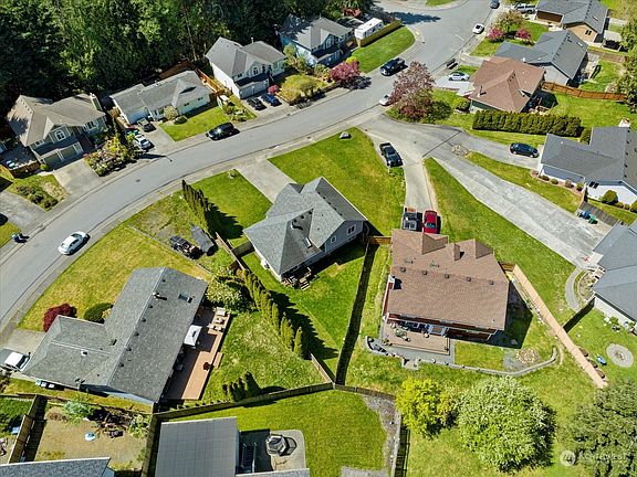 5th image of 9327 15th Street SE