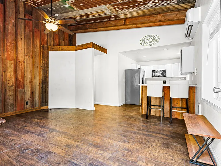 2385 Cascade Hwy SE #1 — Photo 3