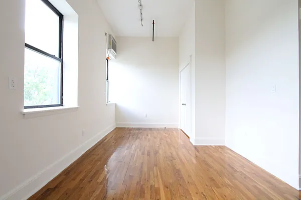 Rented by Compass | media 22