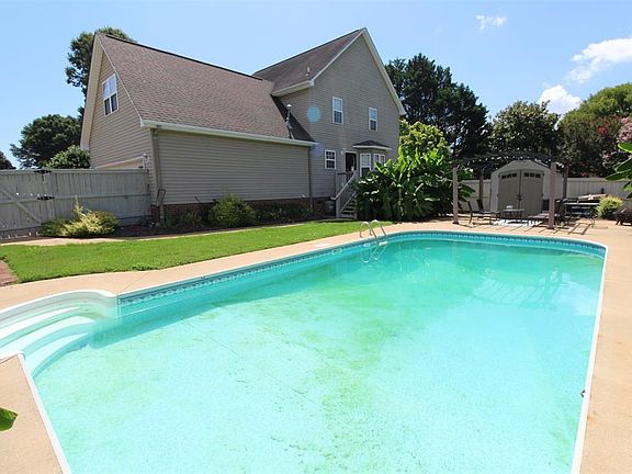 3rd image of 107 Dungannon Ct
