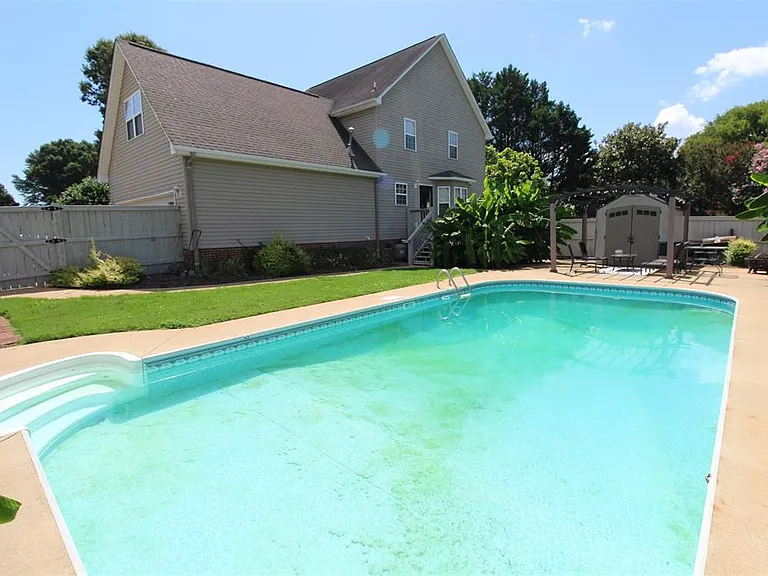 107 Dungannon Ct — Photo 3