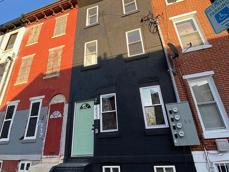 2533 N 7th St #B — Photo 1