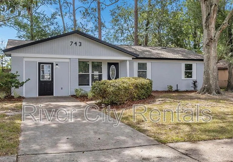 743 Trambley Dr E — Photo 1