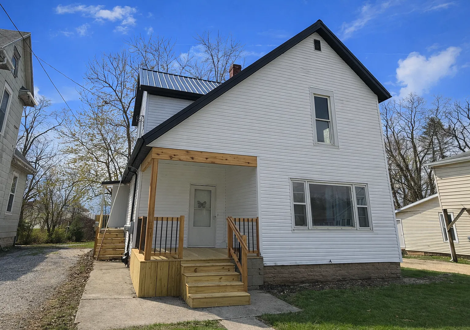 Wayne St W Duplex (931 and 931 1/2) — Photo 1