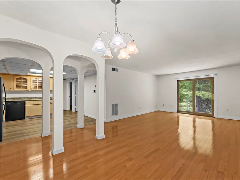 7 Shadowbrook Ln #34 — Photo 1