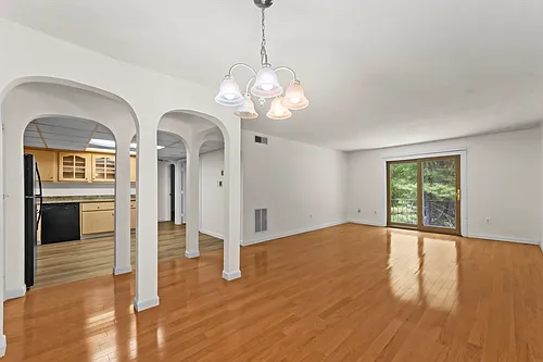 7 Shadowbrook Ln #34 Photo 1