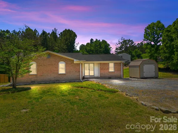 234 Oak Ln, Oakboro, NC 28129