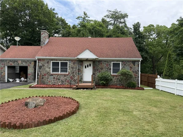 452 West Ave, Newark, NY 14513