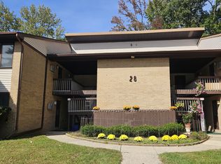 28 Meadow Green Cir Unit F, Manalapan, NJ 07726