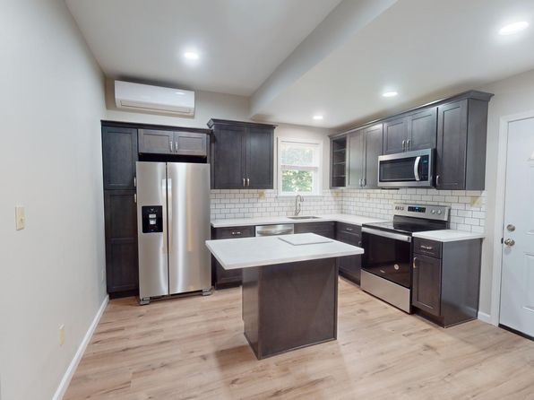 303 N Montgomery St FLOOR 1