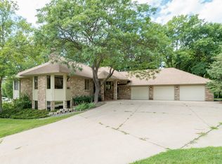 521 River Ln, Anoka, MN 55303