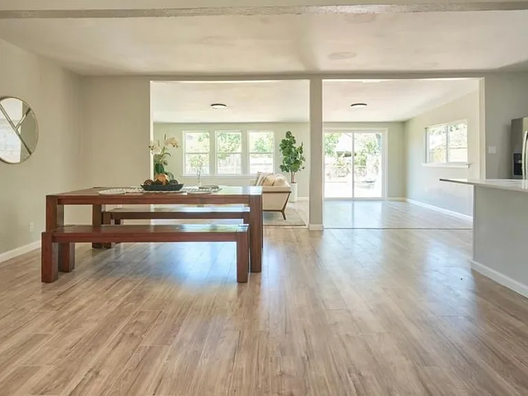 2207 Galway St — Photo 7