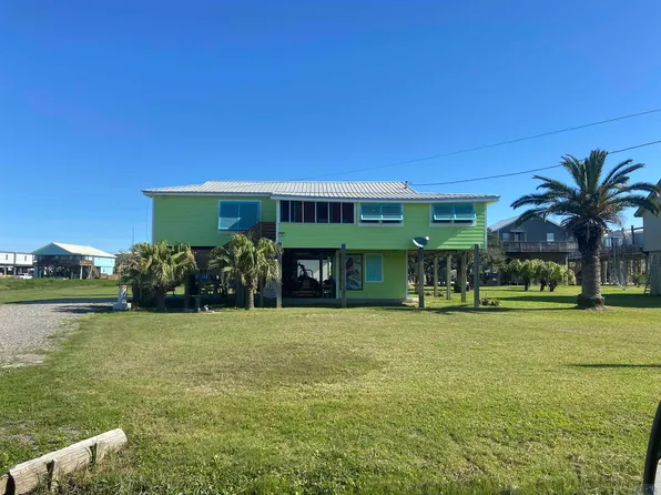 128 Herwig Ln, Grand Isle, LA 70358