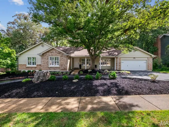 2726 Autumn Run Ct, Chesterfield, MO 63005