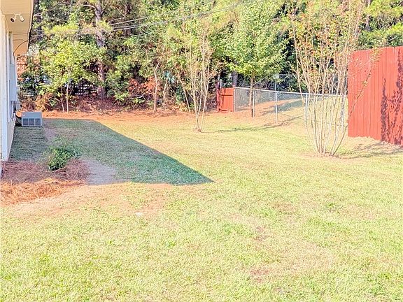 4th image of 841 Lunsford Dr