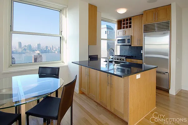 Rented by City Connections Realty | media 11