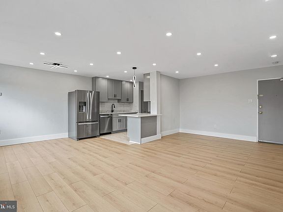 3rd image of 1830 Columbia Pike APT 604