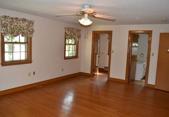 5th image of 126 Berwick Pl