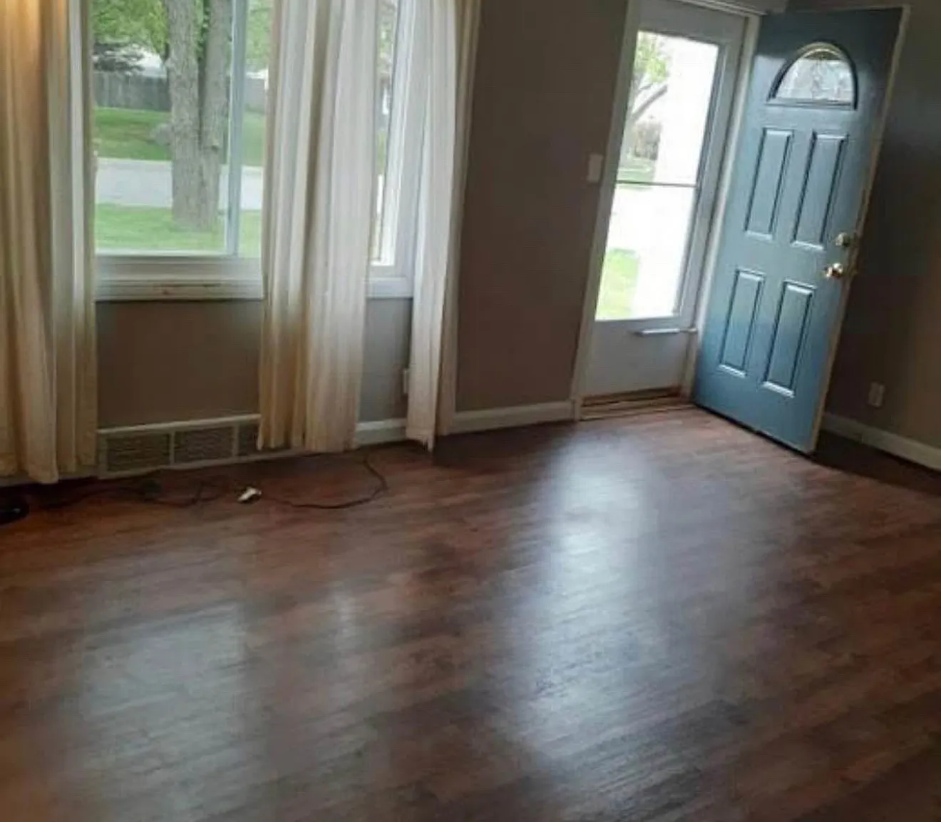 2 bed, 1000 sqft, $1,499 — Photo 2