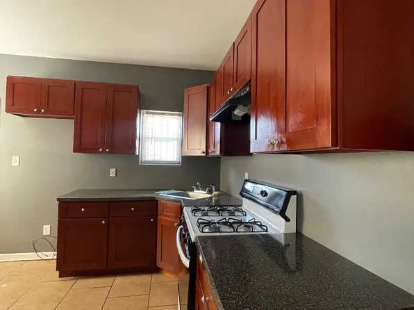 846 York St, Camden, NJ 08102