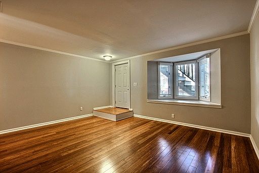 2nd image of 410 W Gaston St APT A