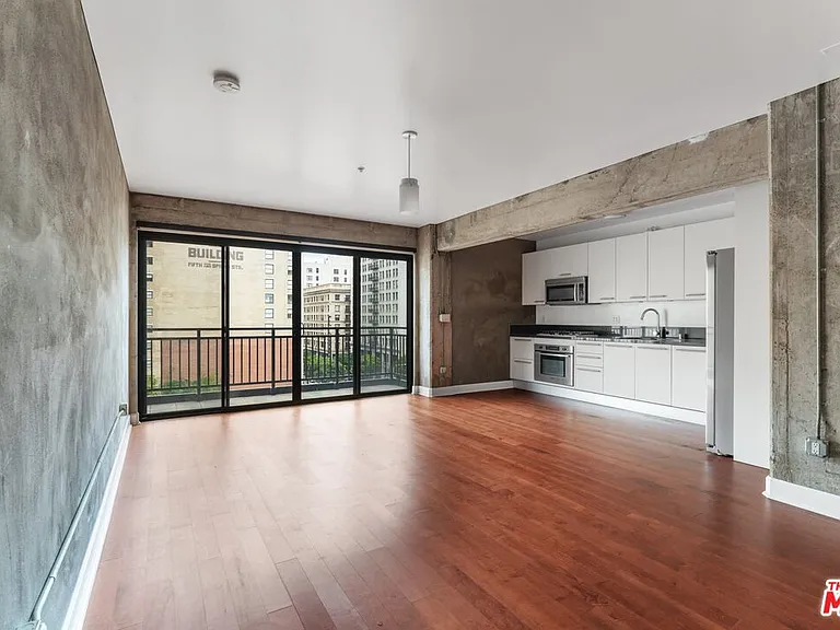 416 S Spring St #608 — Photo 12