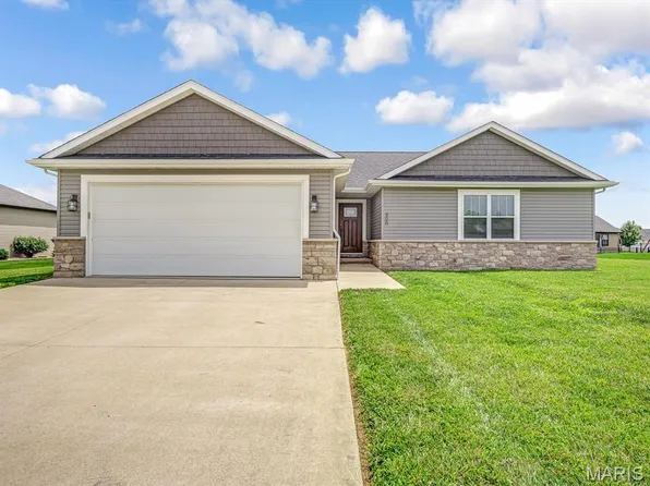 900 W 1st St, Aviston, IL 62216