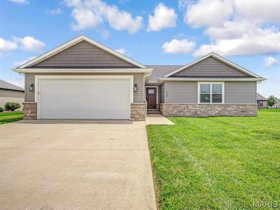 900 W 1st St, Aviston, IL 62216