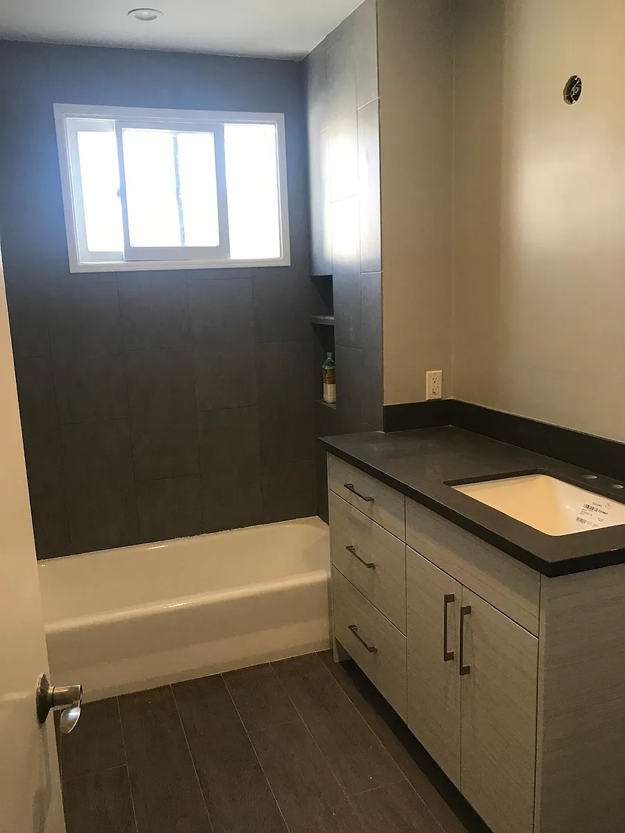 Building Photo - 348 S Elm Dr #5