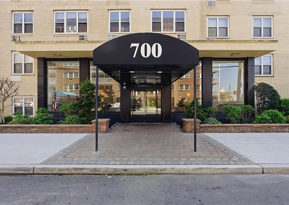 1st image of 700 Shore Rd APT 2A
