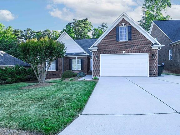 3rd image of 3702 Regents Park Ln