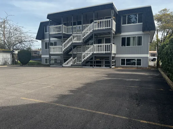 1015 Nandina St, Sweet Home, OR