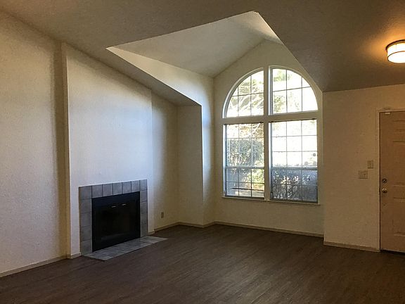 4th image of 8380 Trellium Ct