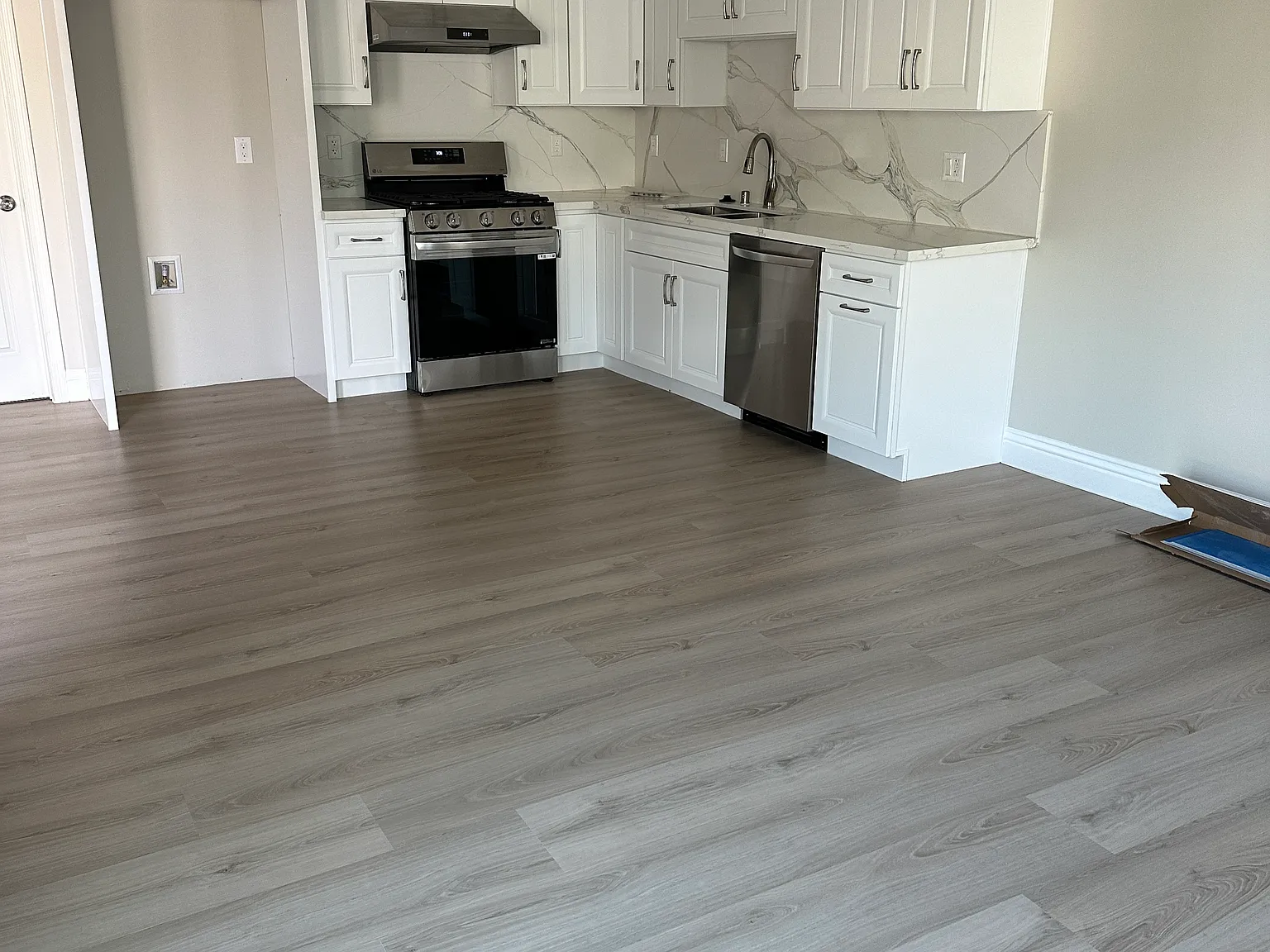3 bed, 1400 sqft, $3,675 — Photo 3