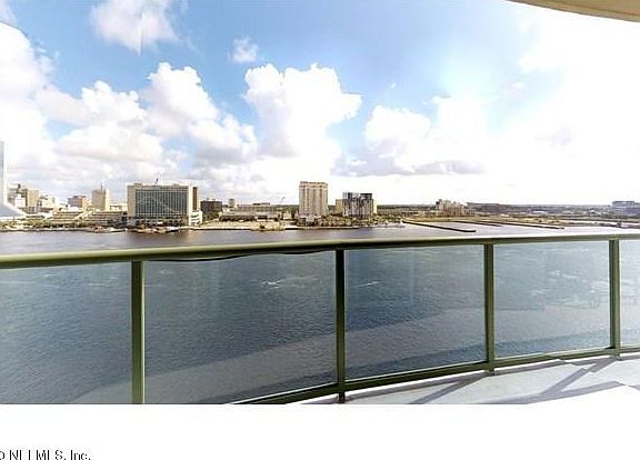 3rd image of 1431 Riverplace Blvd APT 1006