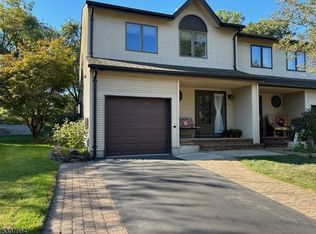 31 Elm Ter, Flemington, NJ 08822