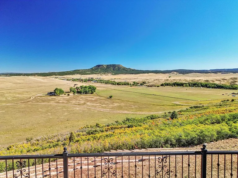 5580 Country Club Dr — Photo 43