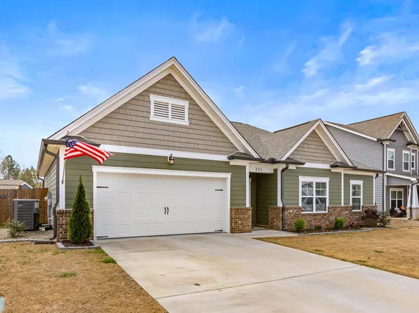 231 Winchester Dr, Rossville, GA 30741