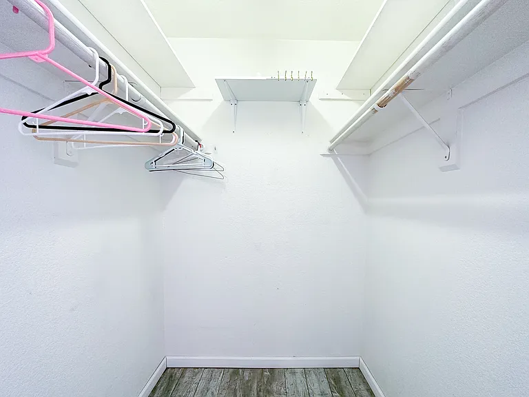 1215 E Lemon St #121 — Photo 7